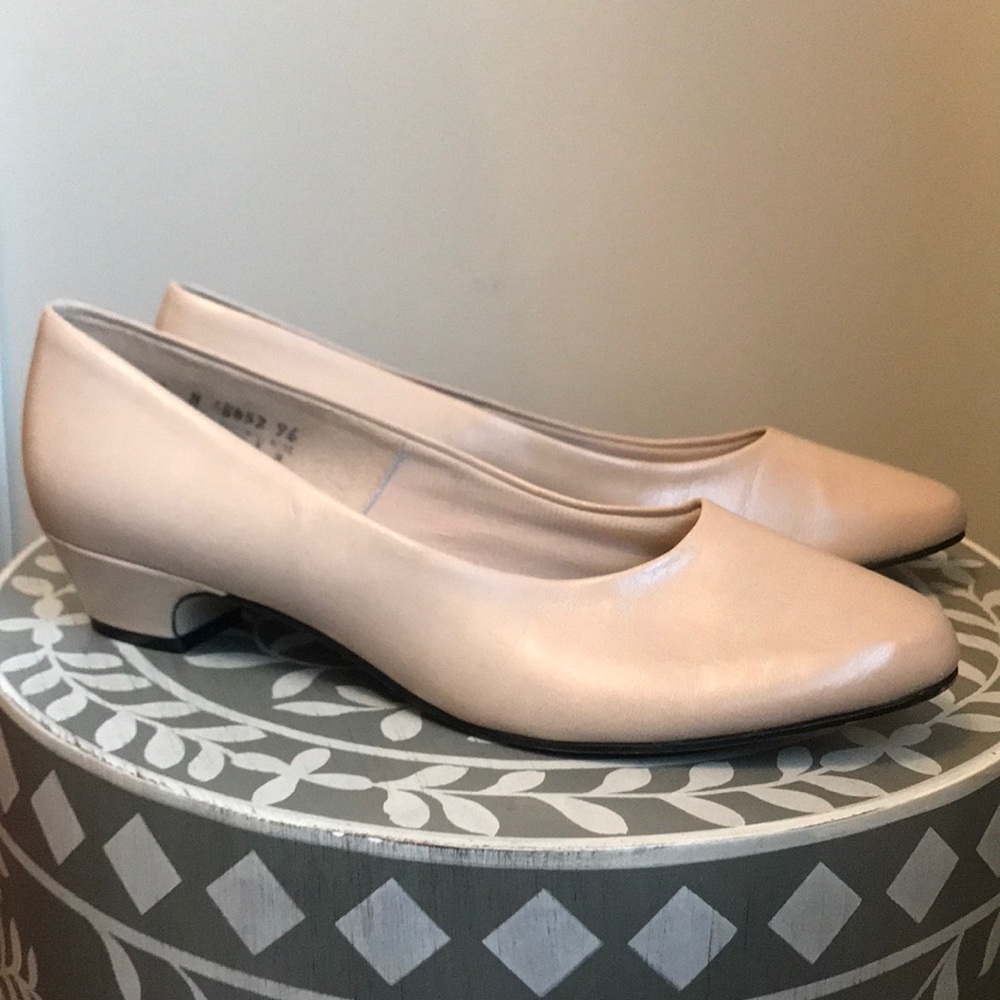 Hush Puppies Tan Comfort Low Heel Pumps sz 10N